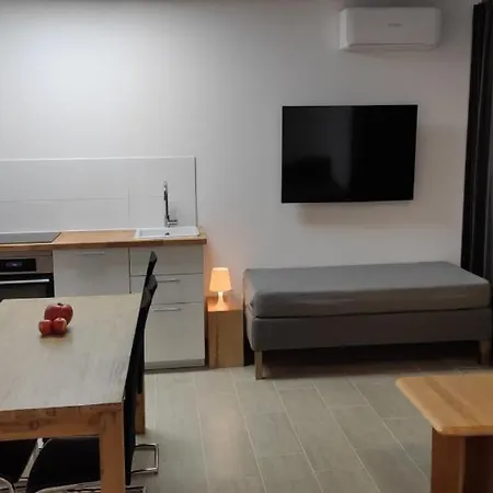 Appartement Eleonoras In Stadt Inklusive Eigenen Parkplaetzen Vor Der Tuer Wurtzbourg